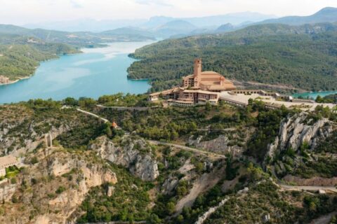 Three religious cultures without leaving the Aragonese Pyrenees